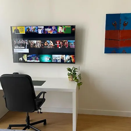 Art 125 לינה וארוחת בוקר 3*