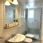 Bed and Breakfast Art 125