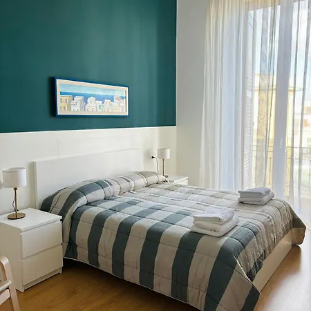 Bed and Breakfast Art 125